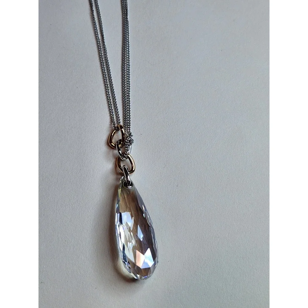 Swarovski Crystal Teardrop Pendant Necklace Silver tone‎ Chain Signed